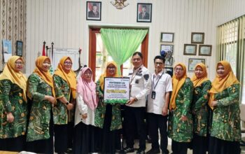 Perhutani KPH Bondowoso Serahkan TJSL untuk Mendukung Kegiatan Pendidikan KB Tunas Rimba