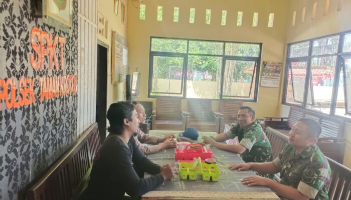 Babinsa dan Polisi Kompak Jaga Tamankrocok, Kamtibmas Jadi Prioritas