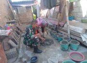 Menghargai Karya Warga, Babinsa Maesan Sambangi Pengrajin Cobek dan Perkuat Kedekatan dengan Warga