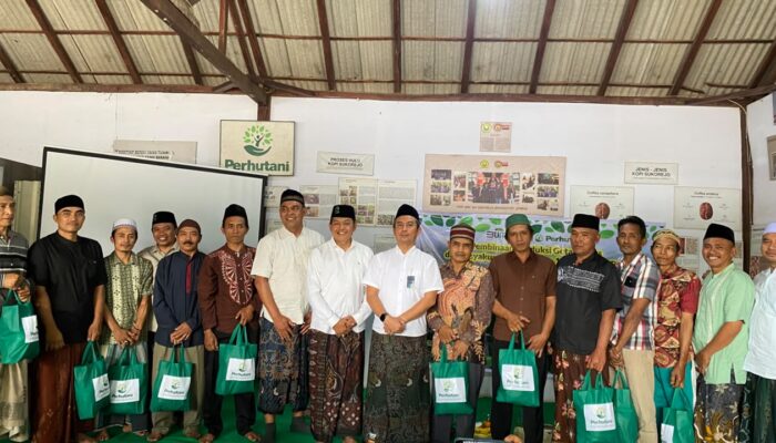 Perhutani KPH Bondowoso Gelar Pembinaan Produksi Getah Pinus dan Tasyakuran Capaian 100 Persen Target