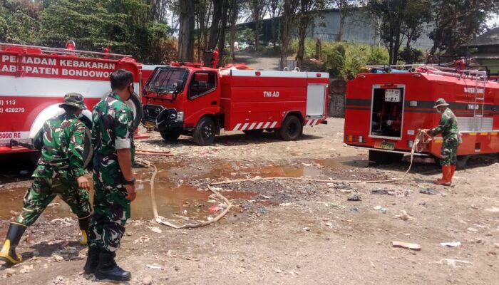 Situasi Terkendali, TNI dan Tim Gabungan Intensif Tangani Kebakaran TPA Taman Krocok